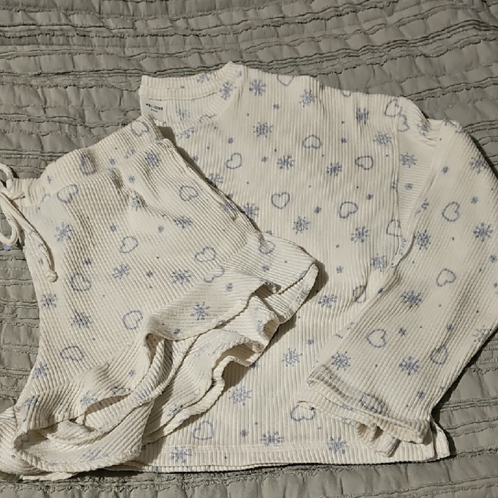 Hollister Cream and Blue Christmas Pajama Set